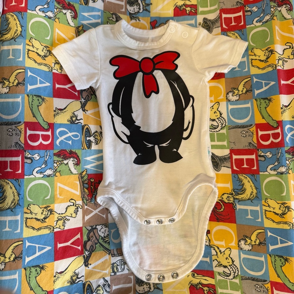Newborn White Short Sleeve Baby Bodysuit Dr.Seuss Cat in the Hat
